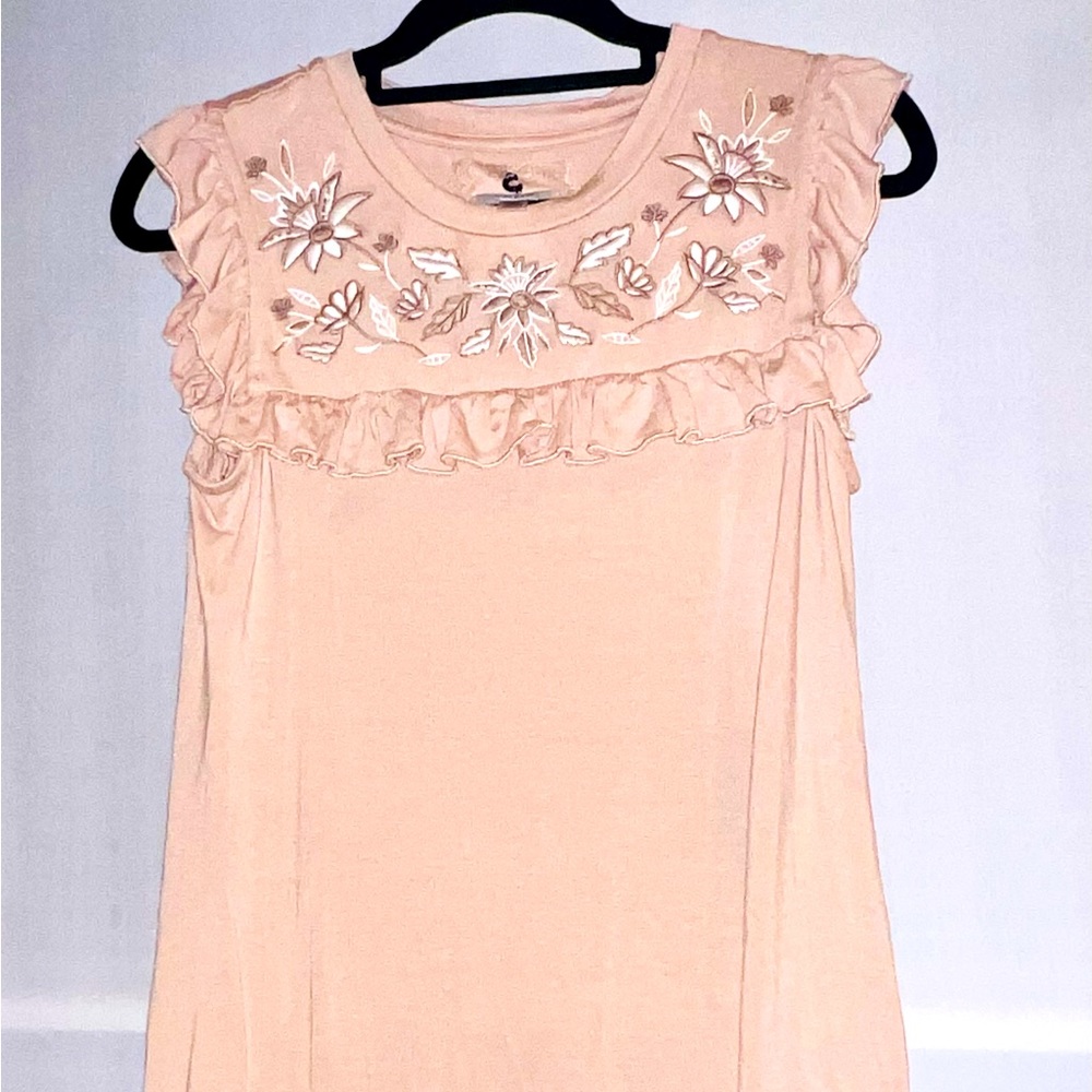 Cupio dress has embroidered flowers and tan in‎ color sz med